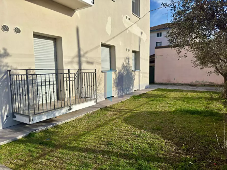 Immagine 26 di Appartamento in vendita  in via Cadizzoni 8 a Brescia