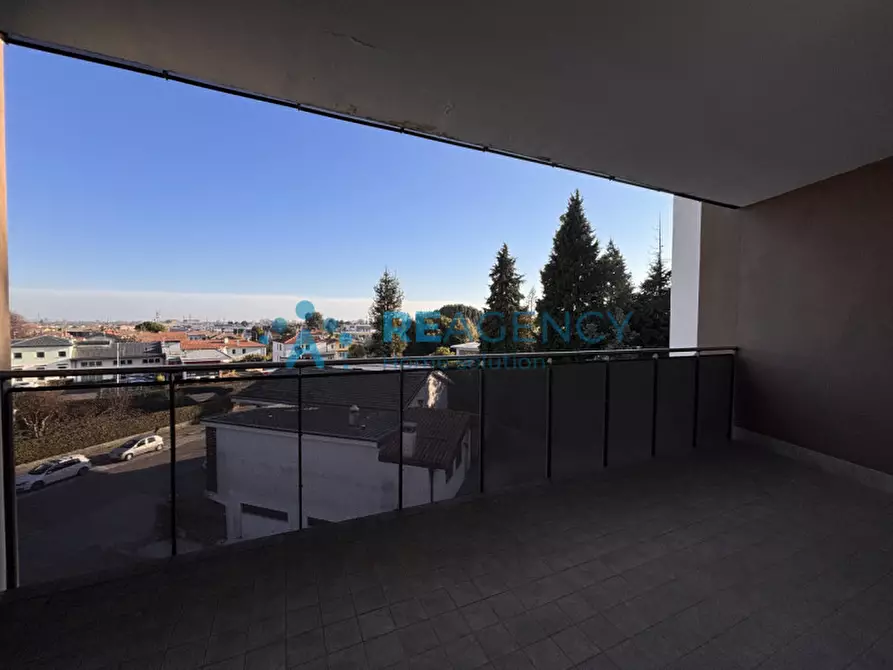 Immagine 42 di Attico in vendita  in Via Istria a Schio