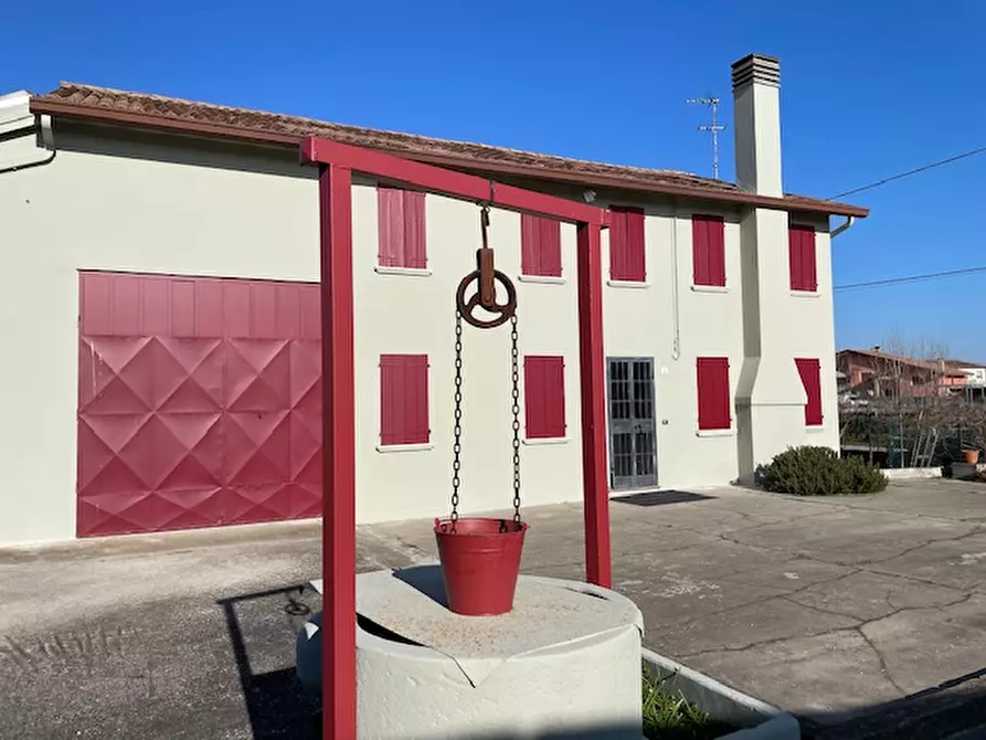 Immagine 1 di Casa indipendente in vendita  in via roma a Codevigo