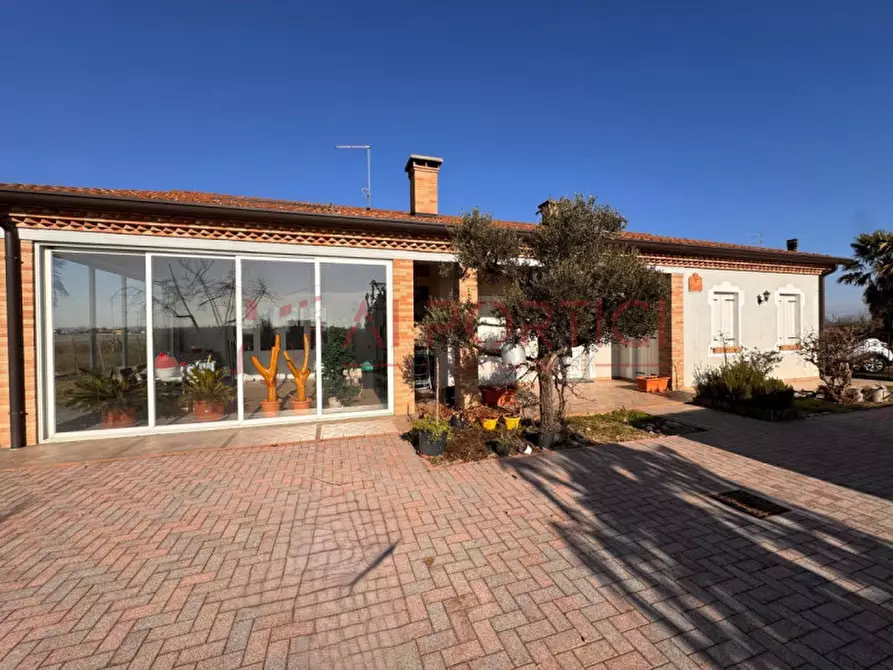 Immagine 1 di Casa indipendente in affitto  in Via Rosara a Codevigo