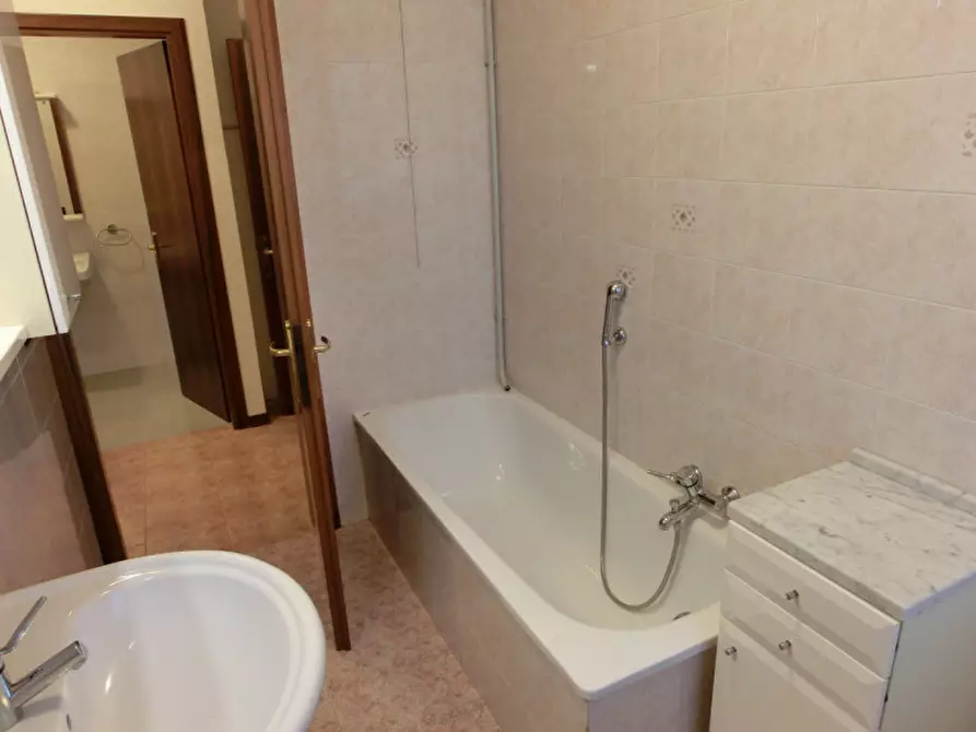 Immagine 12 di Appartamento in vendita  in Viale della Rimembranza a Salzano