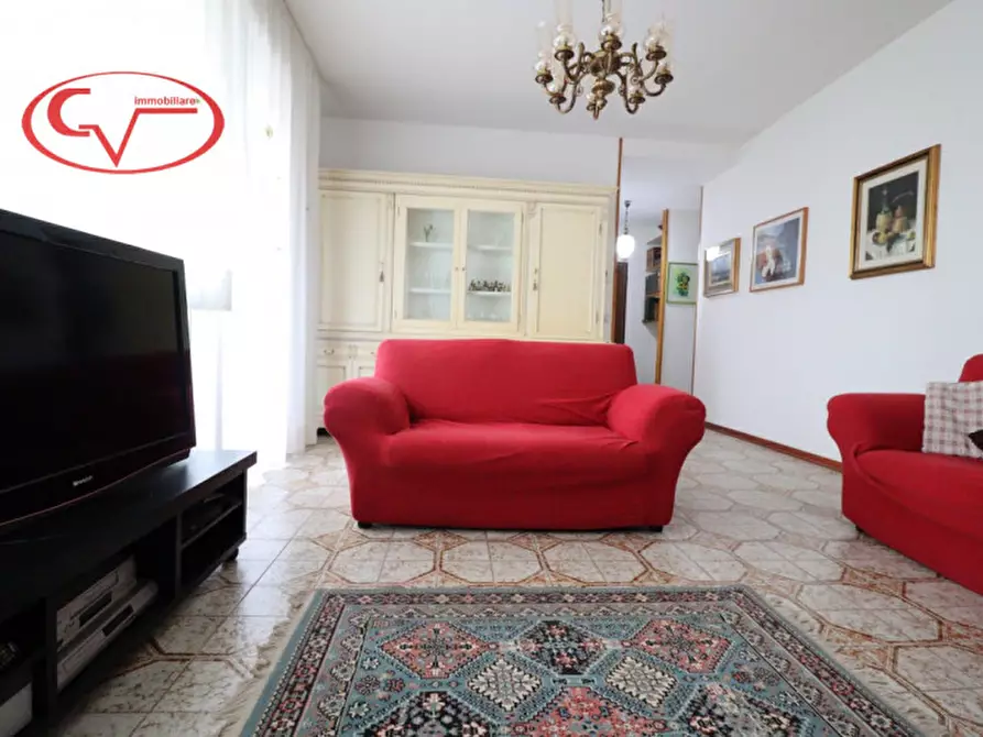 Immagine 3 di Appartamento in vendita  in Via Amendola a Montevarchi