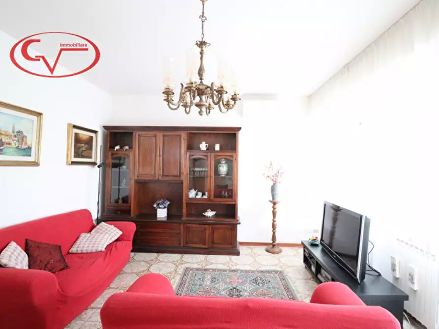 Immagine 5 di Appartamento in vendita  in Via Amendola a Montevarchi