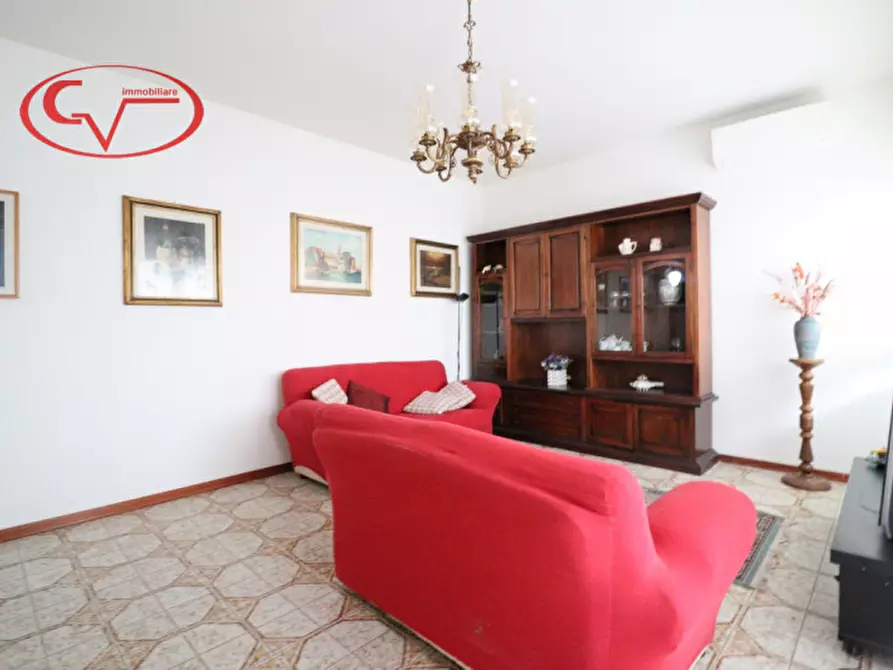 Immagine 6 di Appartamento in vendita  in Via Amendola a Montevarchi