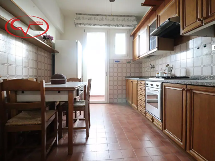 Immagine 11 di Appartamento in vendita  in Via Amendola a Montevarchi