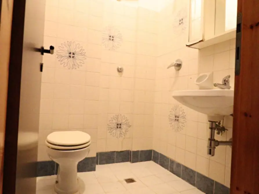 Immagine 27 di Appartamento in vendita  in Via Amendola a Montevarchi