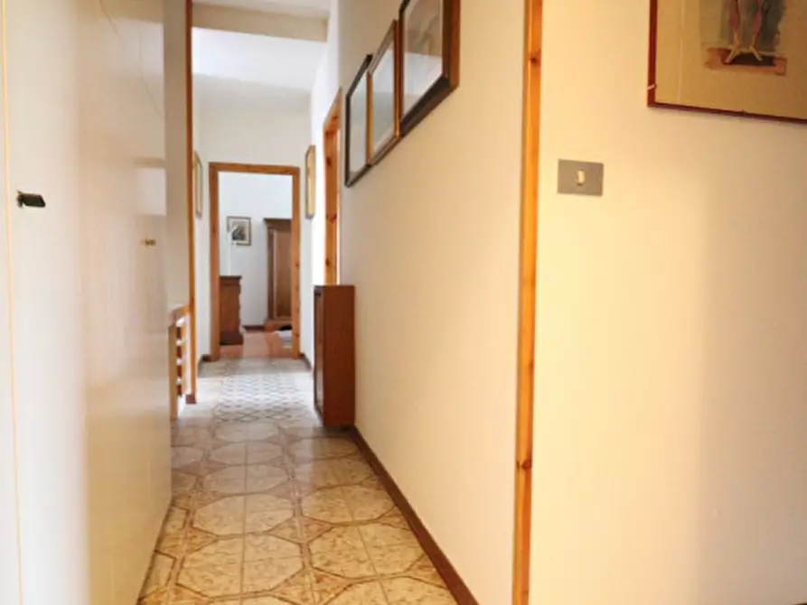 Immagine 28 di Appartamento in vendita  in Via Amendola a Montevarchi