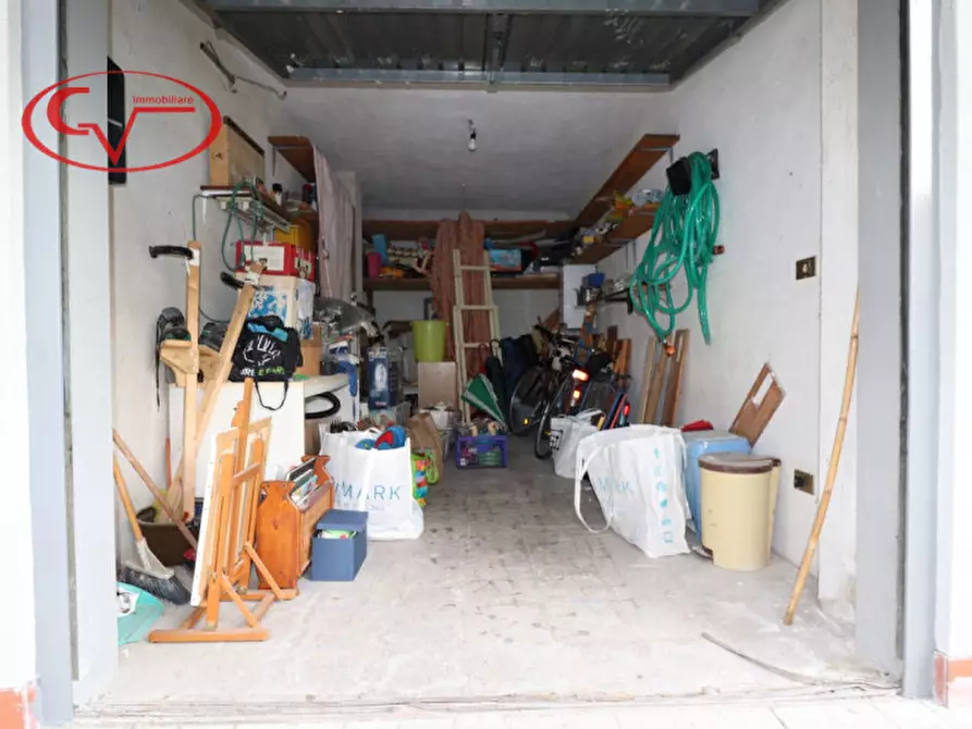 Immagine 29 di Appartamento in vendita  in Via Amendola a Montevarchi