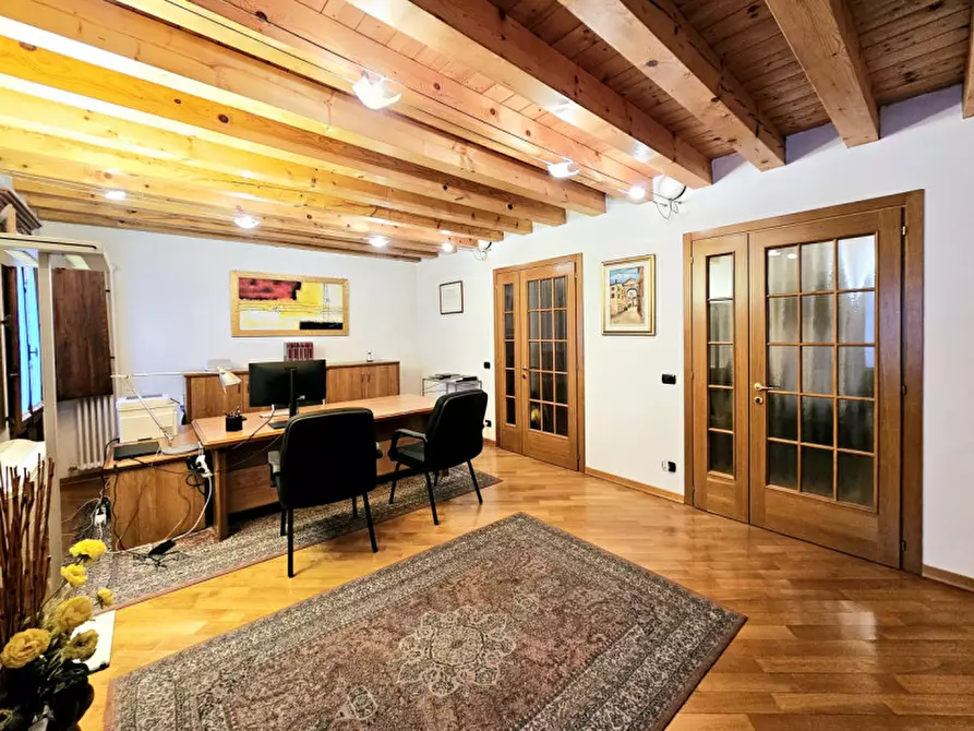 Immagine 1 di Ufficio in vendita  in Piazza Trento a Este