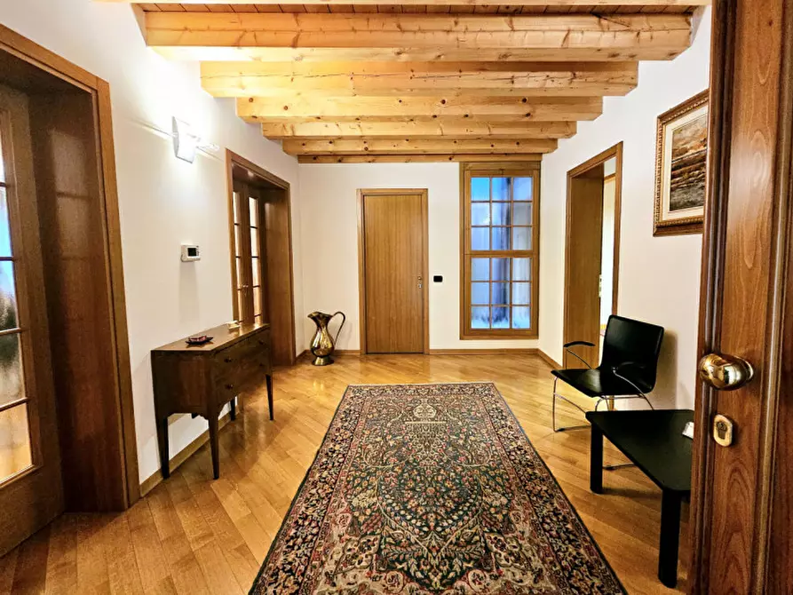 Immagine 2 di Ufficio in vendita  in Piazza Trento a Este