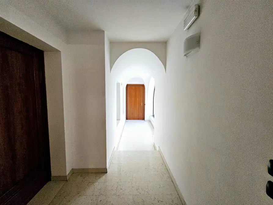 Immagine 11 di Ufficio in vendita  in Piazza Trento a Este