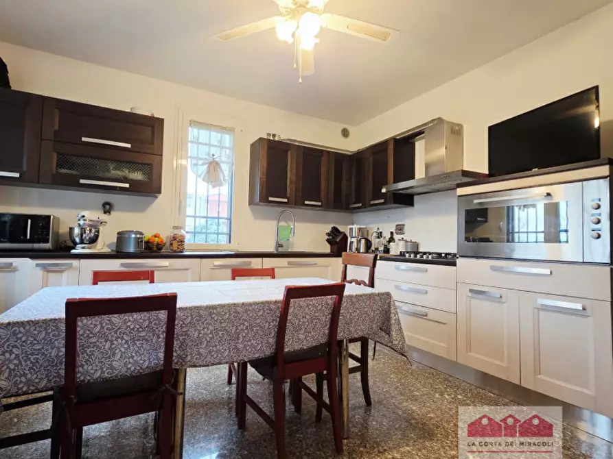 Immagine 6 di Casa indipendente in vendita  in Viale Francesco Crispi a Costabissara