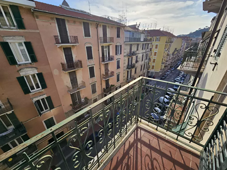 Immagine 3 di Appartamento in vendita  in Via Milano a Savona