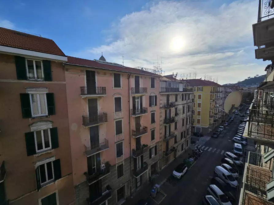 Immagine 4 di Appartamento in vendita  in Via Milano a Savona