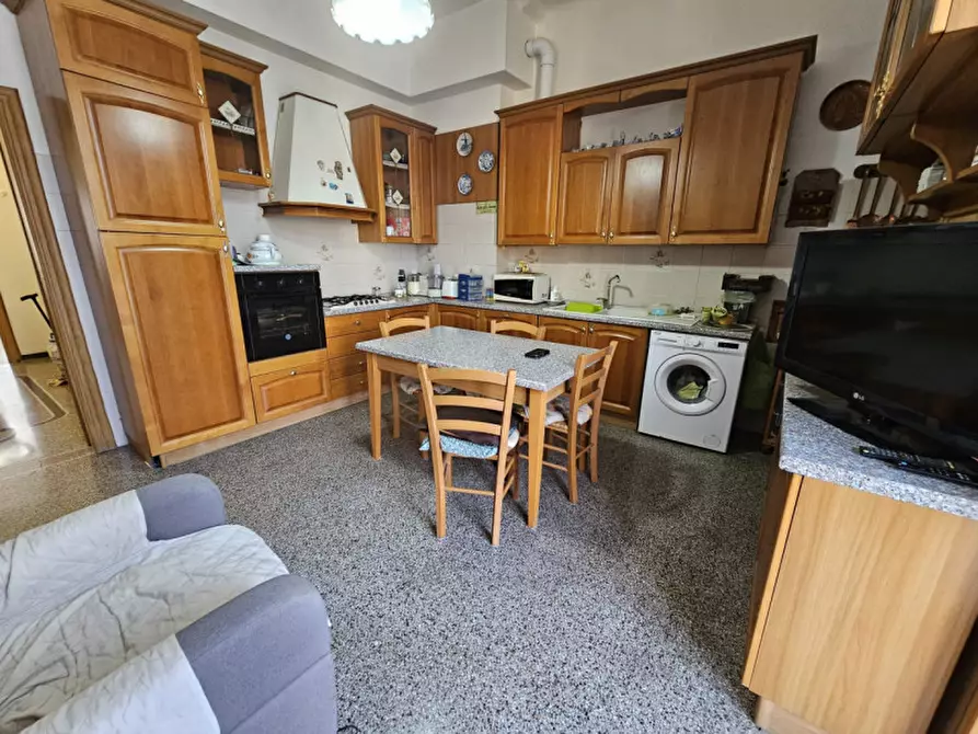 Immagine 10 di Appartamento in vendita  in Via Milano a Savona