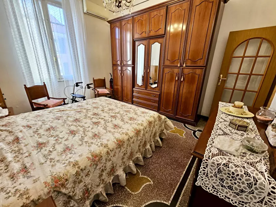 Immagine 13 di Appartamento in vendita  in Via Milano a Savona