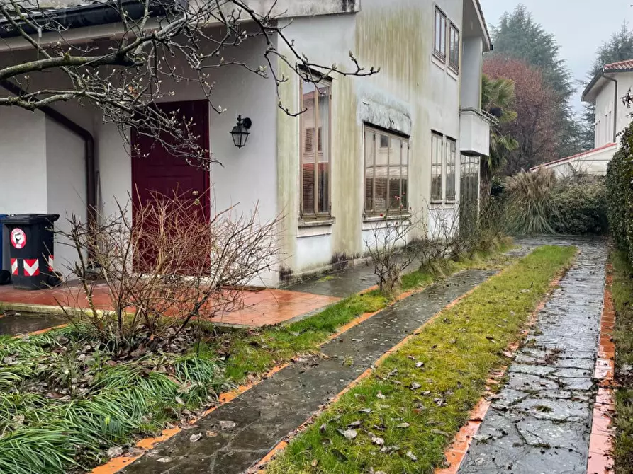 Immagine 2 di Casa bifamiliare in vendita  a Vicenza