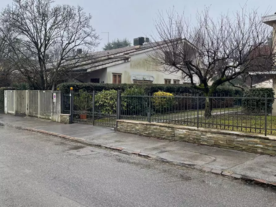 Immagine 3 di Casa bifamiliare in vendita  a Vicenza