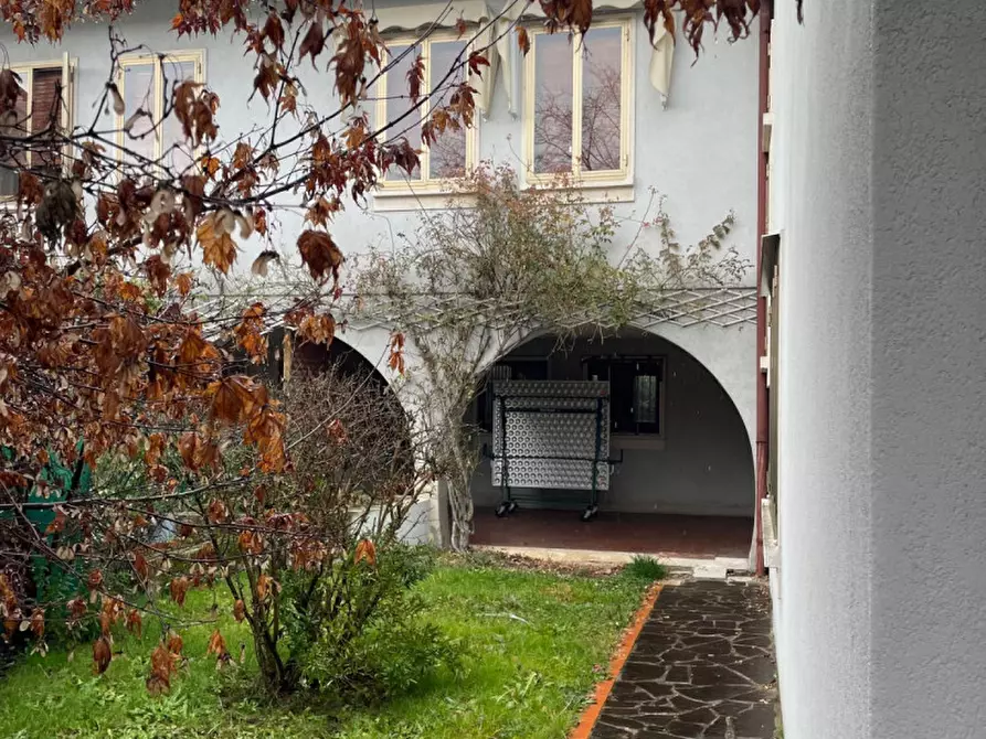 Immagine 5 di Casa bifamiliare in vendita  a Vicenza