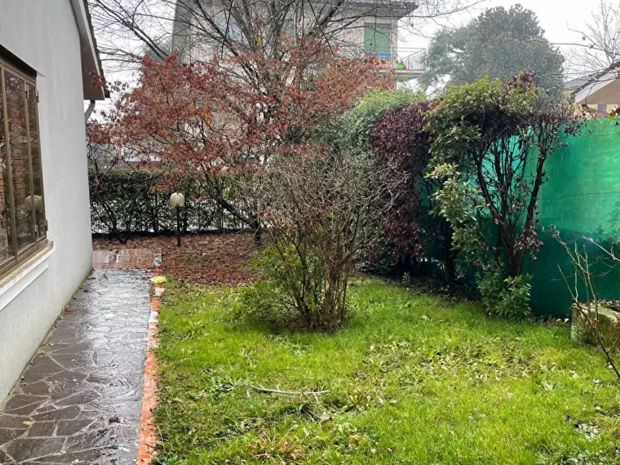 Immagine 7 di Casa bifamiliare in vendita  a Vicenza