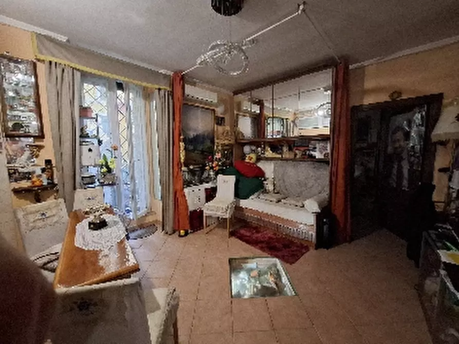 Immagine 4 di Appartamento in vendita  in Via Caltagirone, 15 a Roma