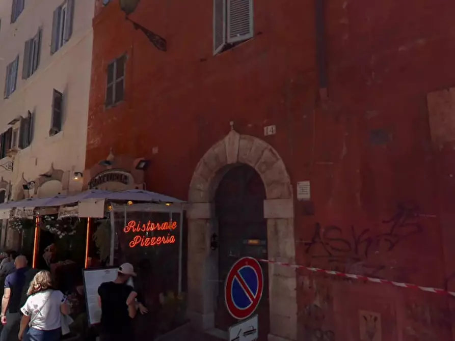 Immagine 3 di Appartamento in vendita  in VIA DELLA CHIESA NUOVA a Roma