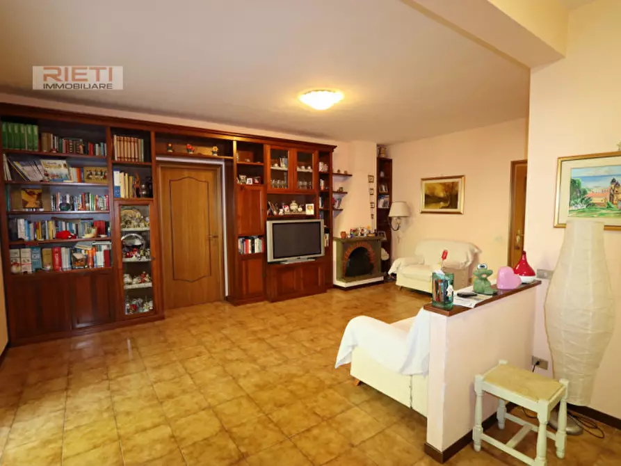 Immagine 3 di Appartamento in vendita  in Via Paradiso a Montopoli Di Sabina