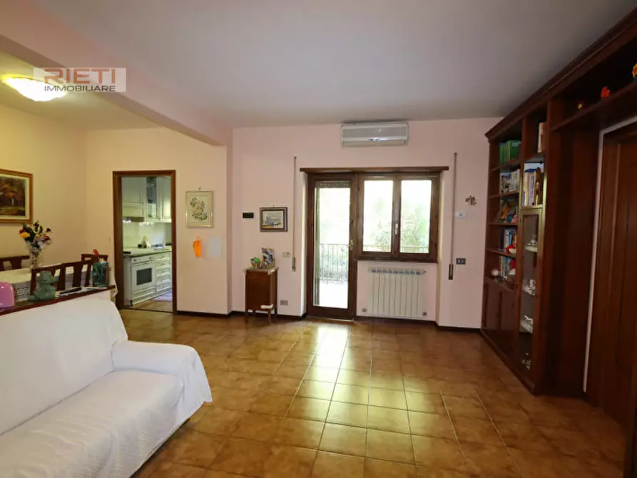 Immagine 3 di Appartamento in vendita  in Via Paradiso a Montopoli Di Sabina