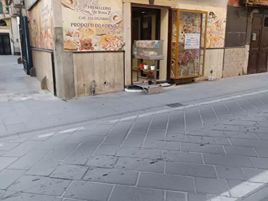 Immagine 1 di Negozio in vendita  in Via Annunziata, 12 a Acerra
