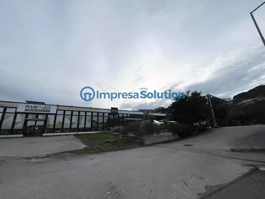 Immagine 1 di Capannone industriale in affitto  in Via Antiniana a Pozzuoli