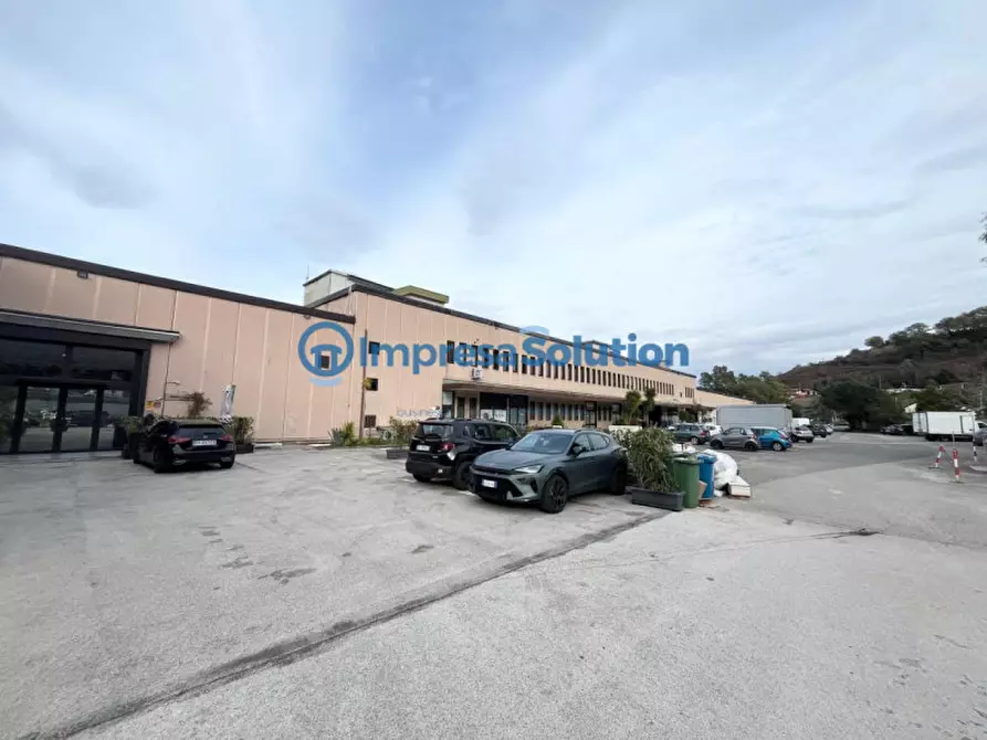 Immagine 3 di Capannone industriale in affitto  in Via Antiniana a Pozzuoli