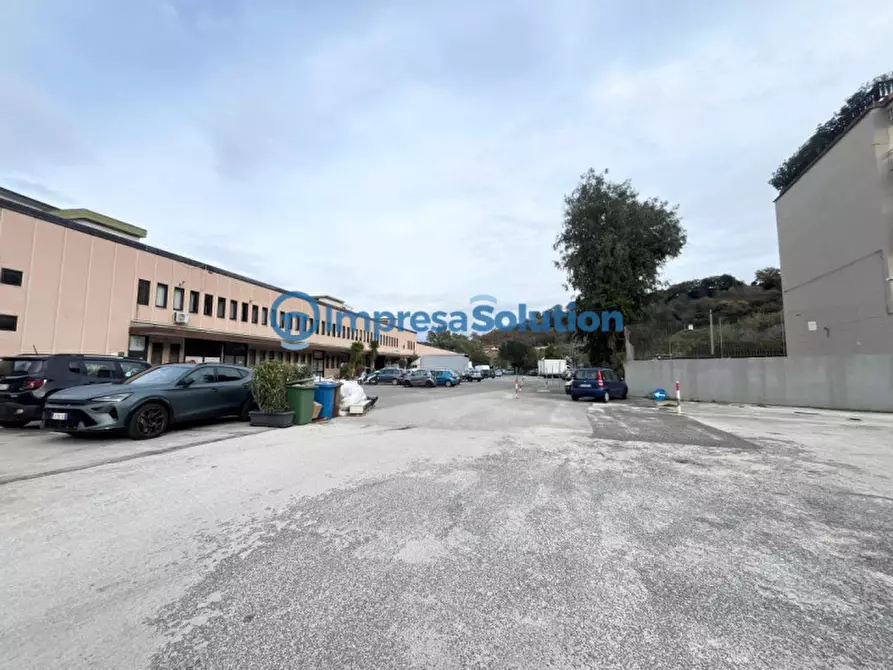 Immagine 4 di Capannone industriale in affitto  in Via Antiniana a Pozzuoli