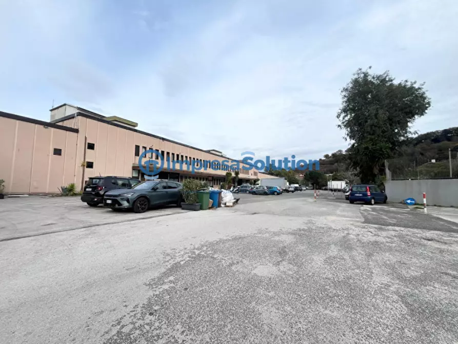 Immagine 5 di Capannone industriale in affitto  in Via Antiniana a Pozzuoli