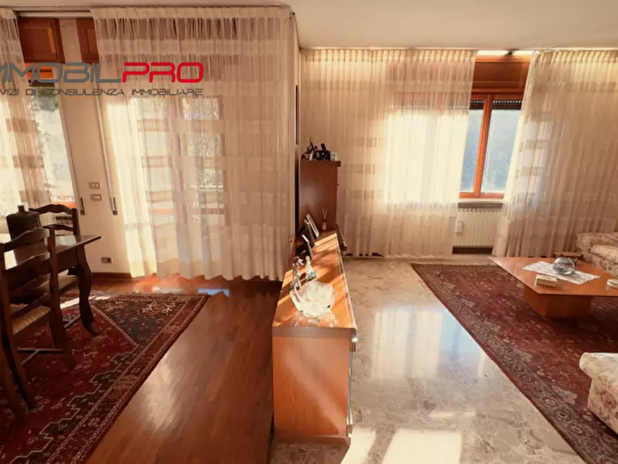 Immagine 3 di Villa in vendita  in Viale Europa, 14 a Velo D'astico