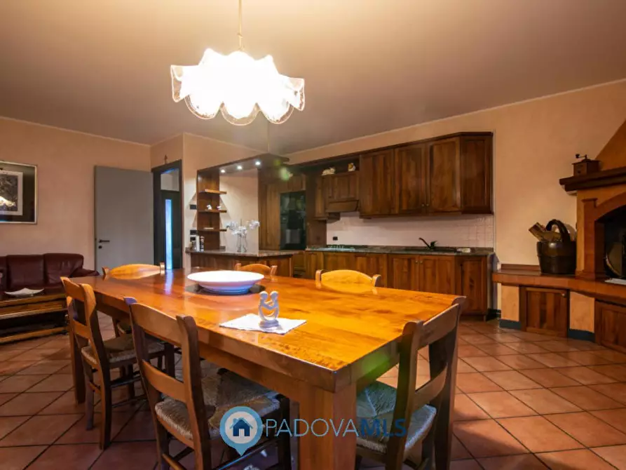 Immagine 25 di Villa in vendita  in Via Gabriele D'Annunzio a Due Carrare