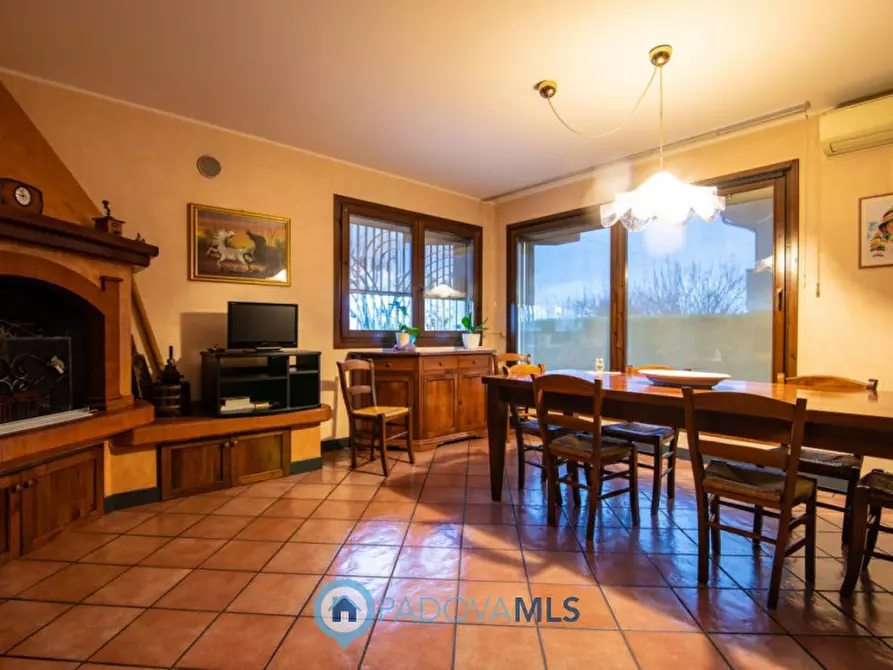 Immagine 27 di Villa in vendita  in Via Gabriele D'Annunzio a Due Carrare