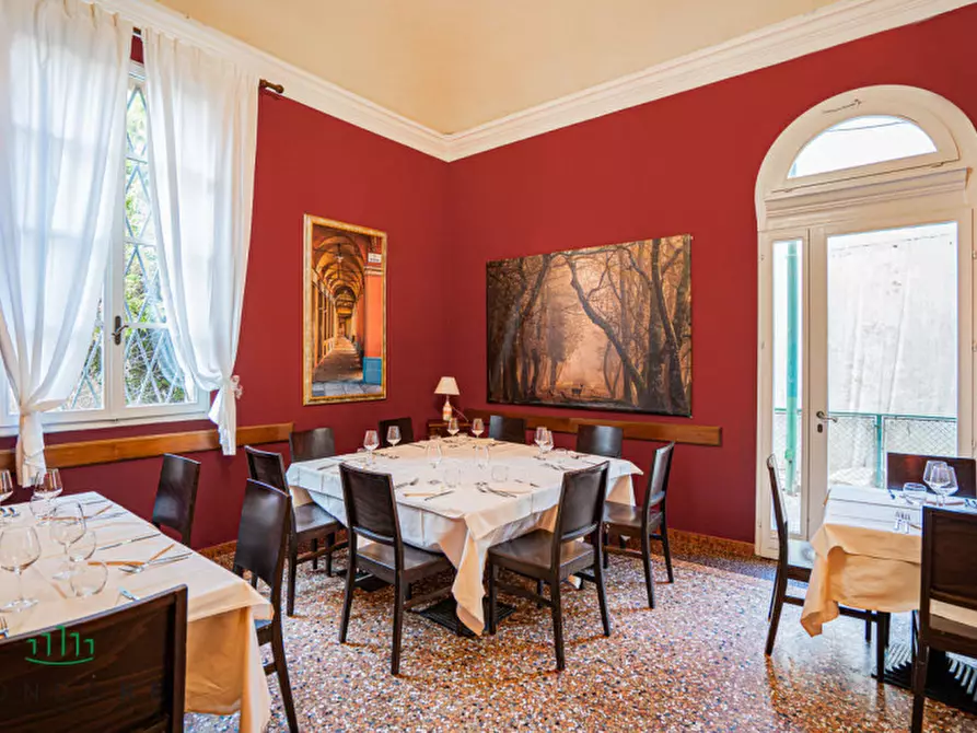 Immagine 2 di Villa in vendita  in Via San Donato a Bologna