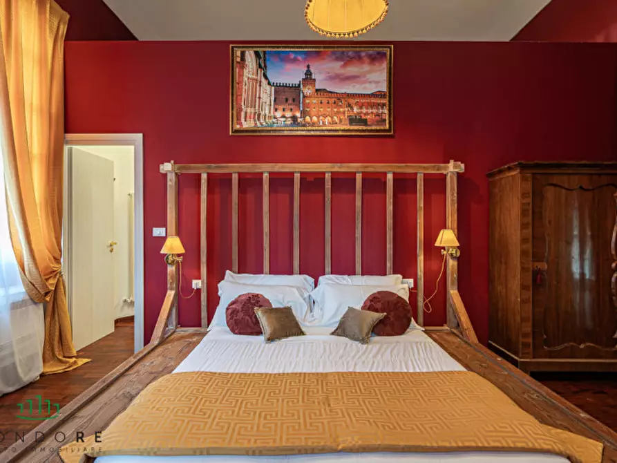 Immagine 32 di Villa in vendita  in Via San Donato a Bologna