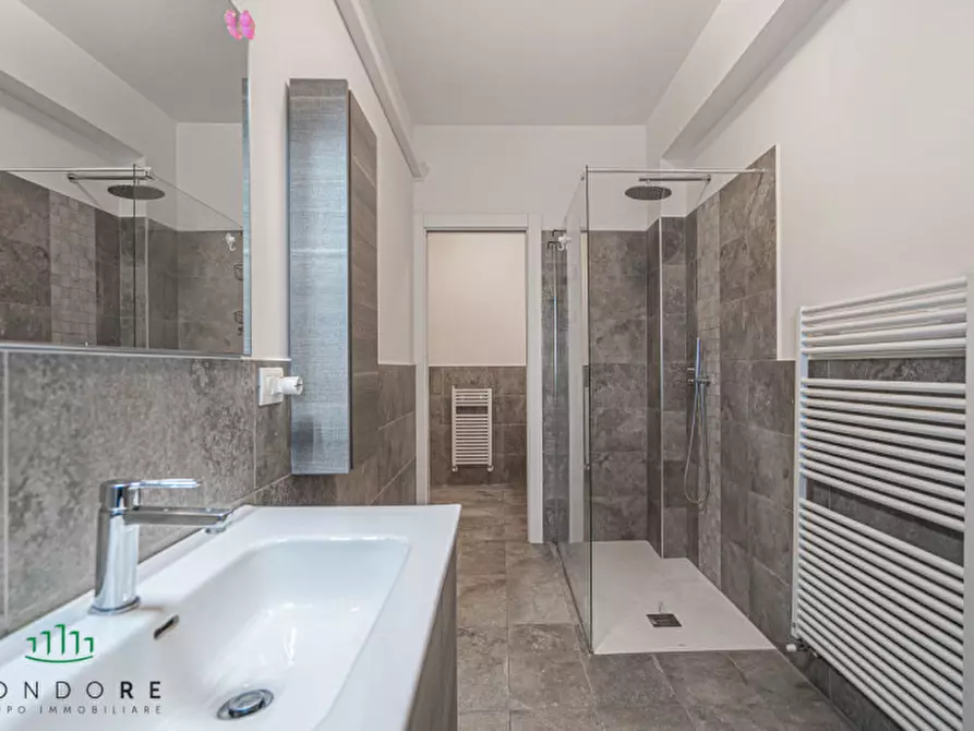 Immagine 15 di Appartamento in vendita  in Via Giulio Verne a Bologna