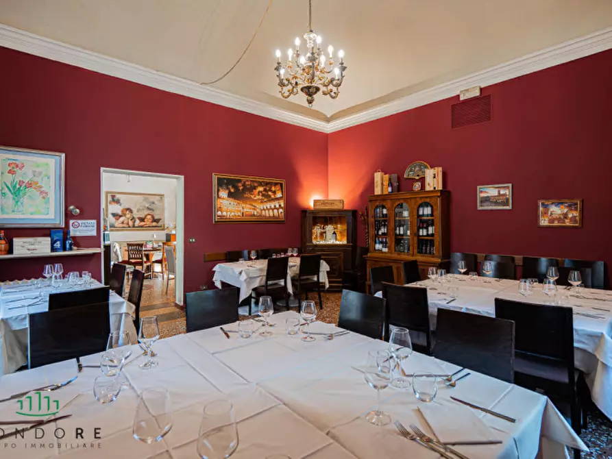 Immagine 4 di Villa in vendita  in Via San Donato a Bologna