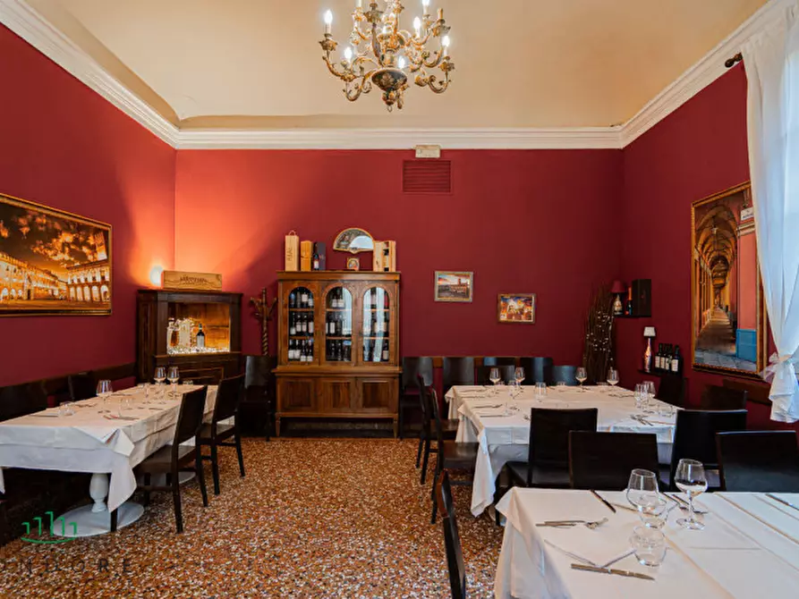 Immagine 6 di Villa in vendita  in Via San Donato a Bologna