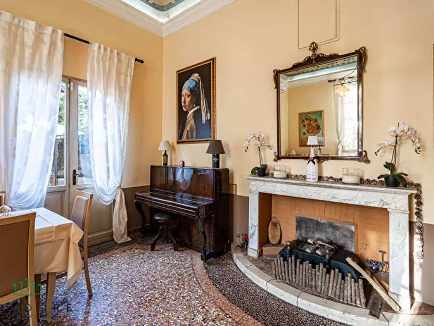 Immagine 12 di Villa in vendita  in Via San Donato a Bologna