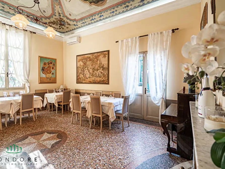 Immagine 13 di Villa in vendita  in Via San Donato a Bologna