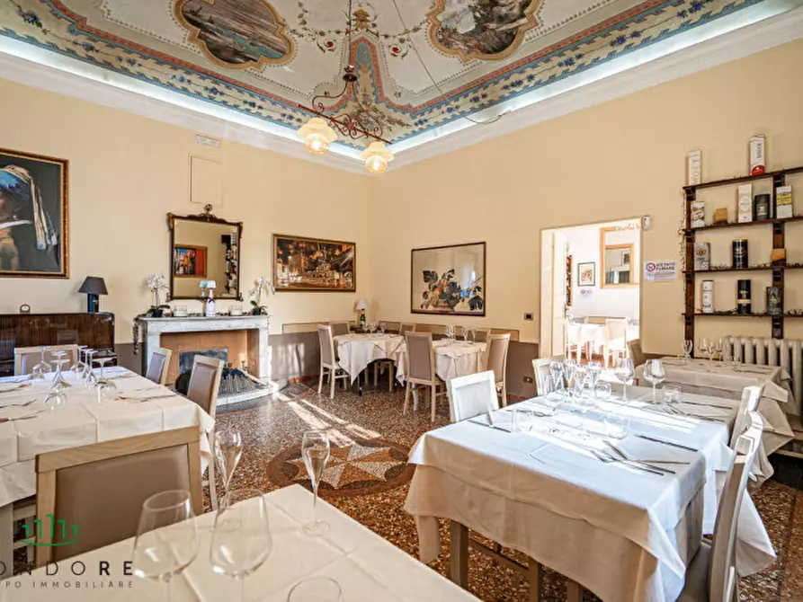 Immagine 15 di Villa in vendita  in Via San Donato a Bologna