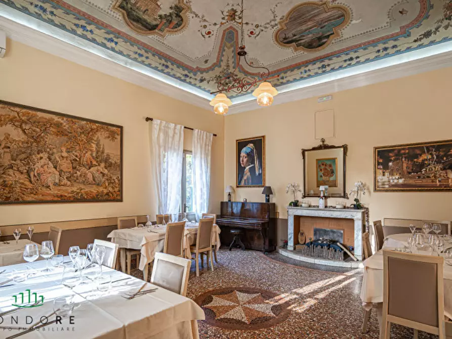 Immagine 17 di Villa in vendita  in Via San Donato a Bologna