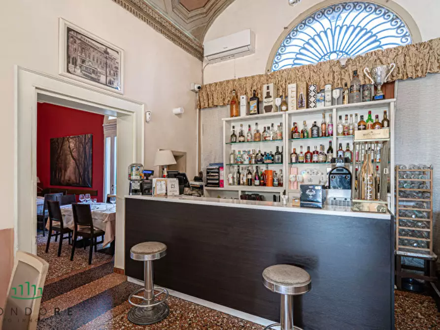 Immagine 21 di Villa in vendita  in Via San Donato a Bologna