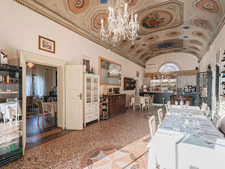 Immagine 27 di Villa in vendita  in Via San Donato a Bologna