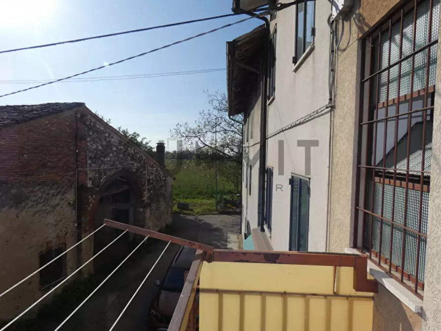 Immagine 19 di Villetta a schiera in vendita  a Schio