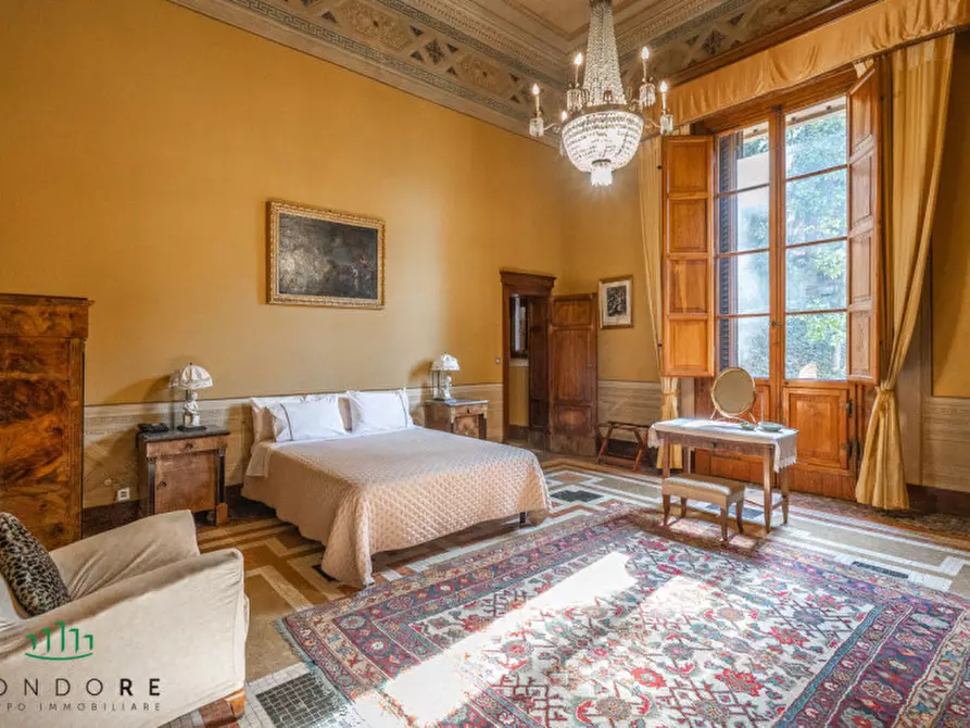Immagine 1 di Villa in vendita  in Via Saragozza a Bologna