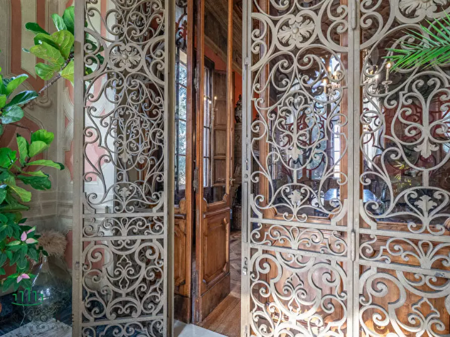 Immagine 36 di Villa in vendita  in Via Saragozza a Bologna